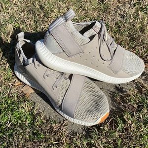 Under Armour Tennis Shoes